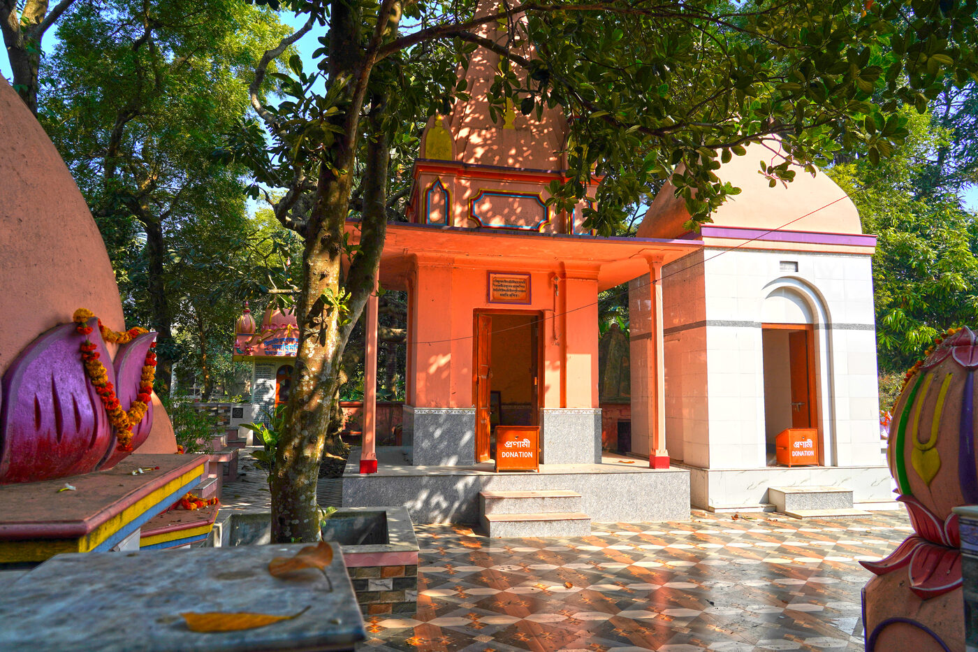 Memorial samadhi shrines at Srivasa Angan, Mayapur.