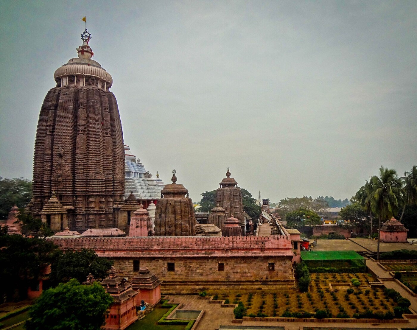 The Jagannatha temple complex at Puri (Nilachala), where Ramadasa Vishvasa settled after meeting Sri Chaitanya Mahaprabhu and spent his later years teaching Kavya-prakasha.