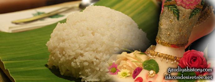 Cooked rice served on a banana leaf — an image of the humble, home-cooked meal Shuklambara Brahmachari offered Mahaprabhu, which the Lord called the most delicious food of His life.