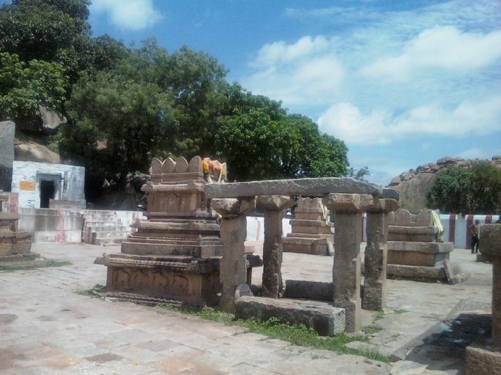 Vyasaraja Navabrindhavan, the Nava Brindavana shrine island on the Tungabhadra river near Anegundi, where Vyasa Tirtha's samadhi is kept